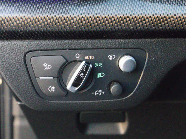 Used 2018 Audi SQ5 Prestige w/ Prestige Package image 18