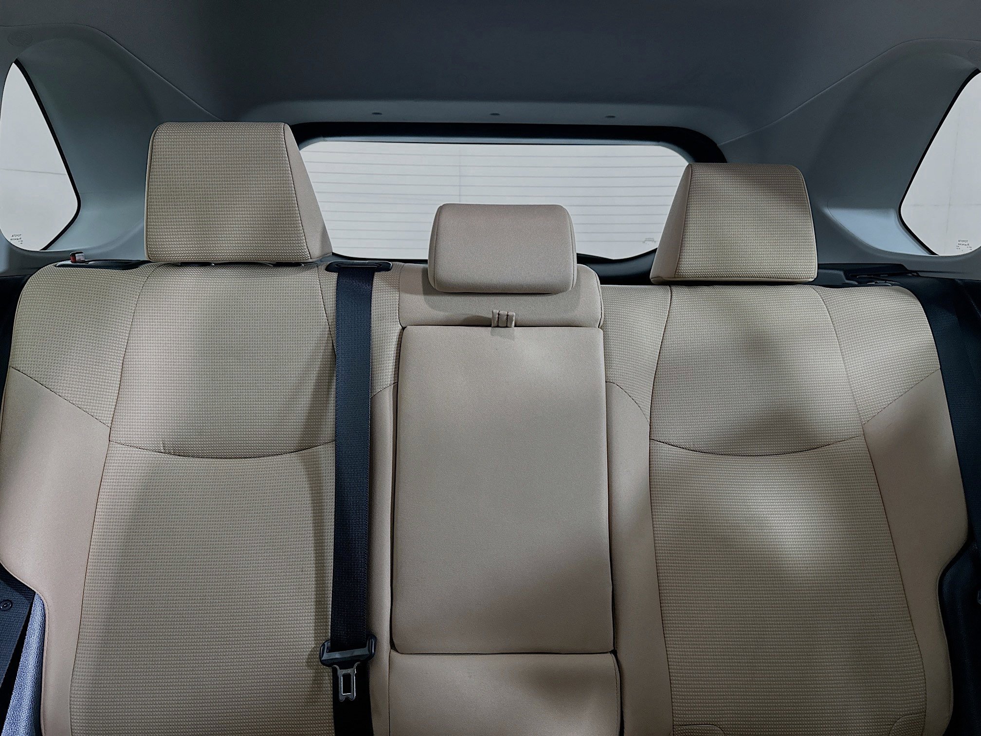 Certified 2025 Toyota RAV4 LE FWD image 29