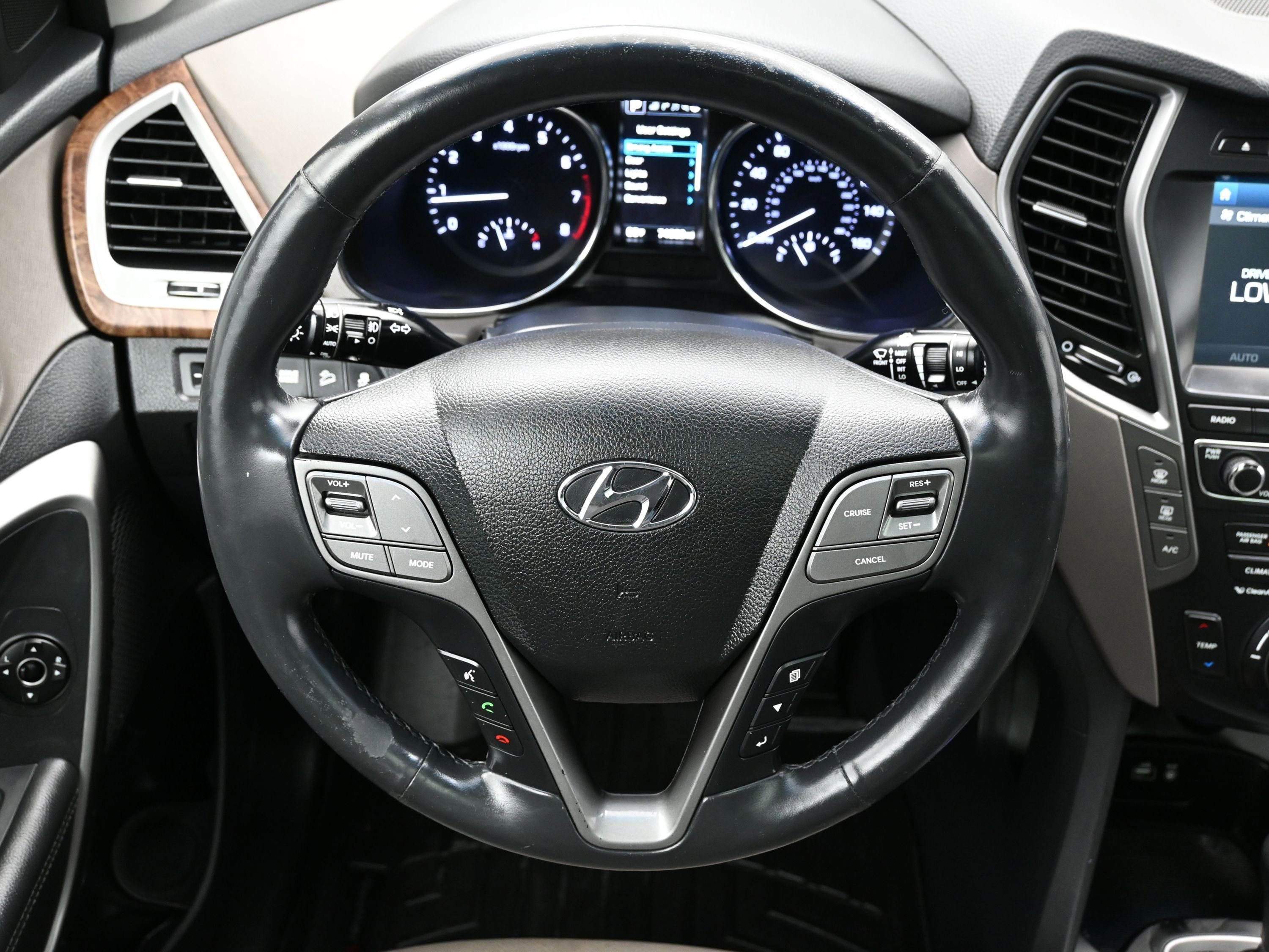 Used 2017 Hyundai Santa Fe Limited image 15