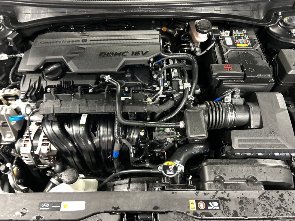 Used 2026 Hyundai Elantra SE FWD image 22