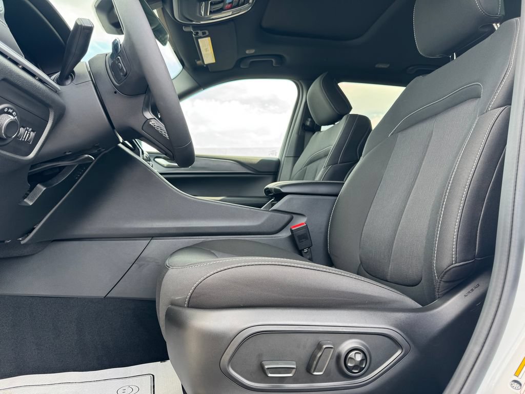 New 2026 Jeep Grand Cherokee L 4WD image 19