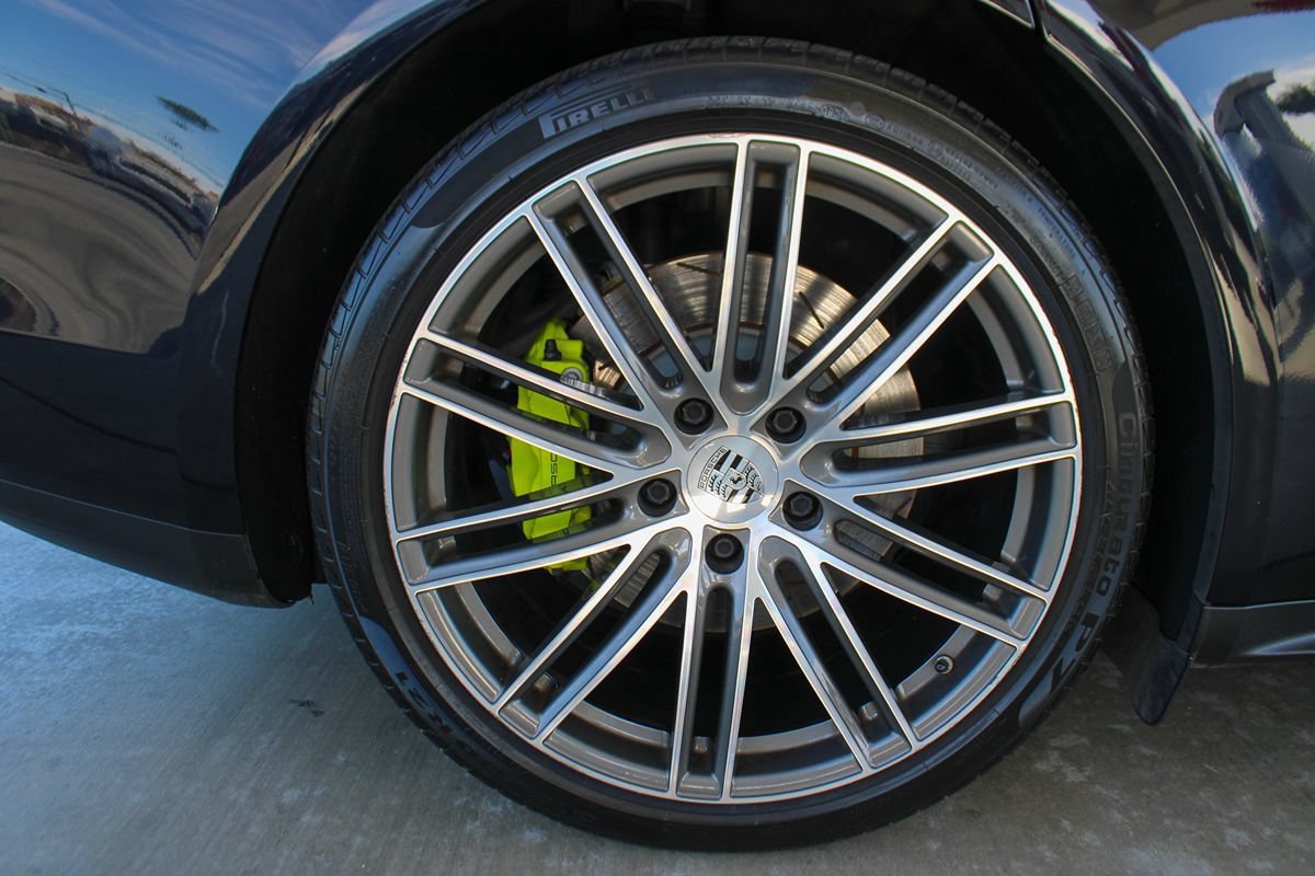 Used 2019 Porsche Panamera 4 AWD/4WD image 36