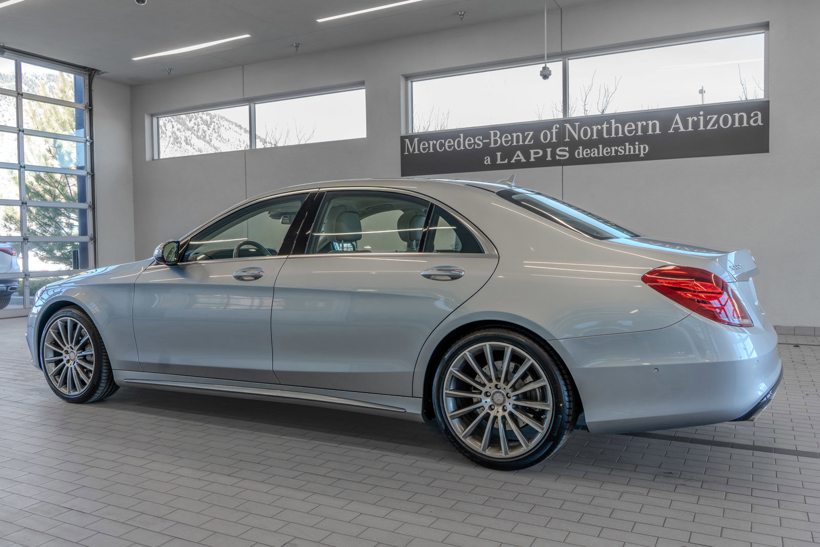 Used 2015 Mercedes-Benz S 550 Sedan image 13