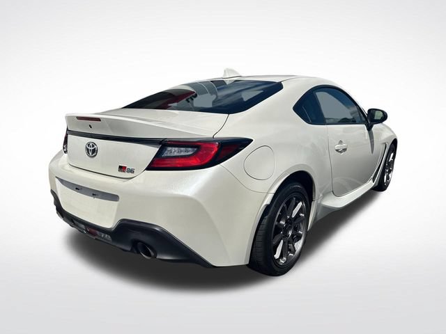 Used 2023 Toyota GR86 w/ ALL Weather Mat Package (TMS) RWD image 3