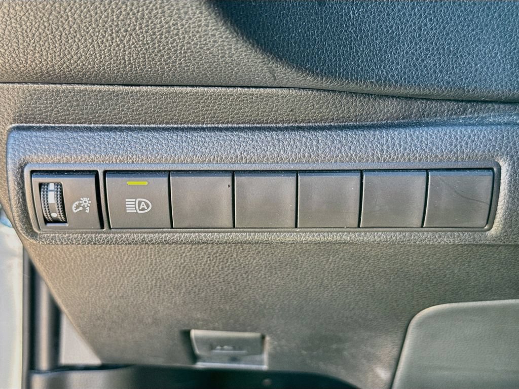 Used 2026 Toyota Corolla SE FWD image 19
