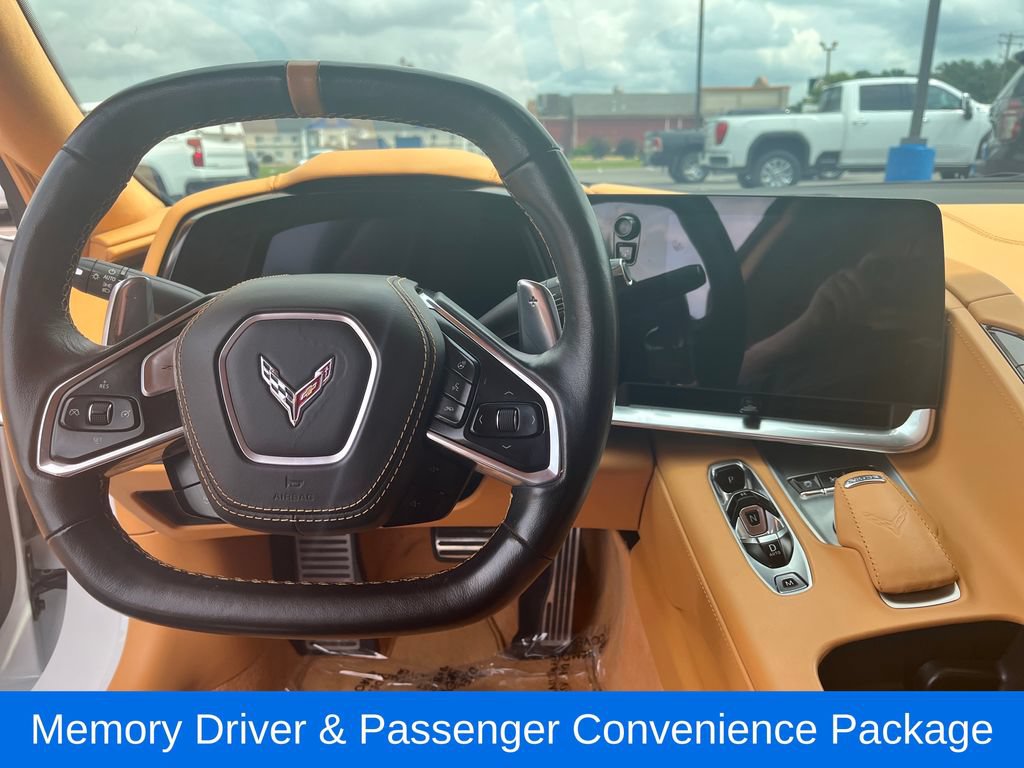 Used 2021 Chevrolet Corvette Stingray Premium Conv w/ Z51 Performance Package RWD image 17