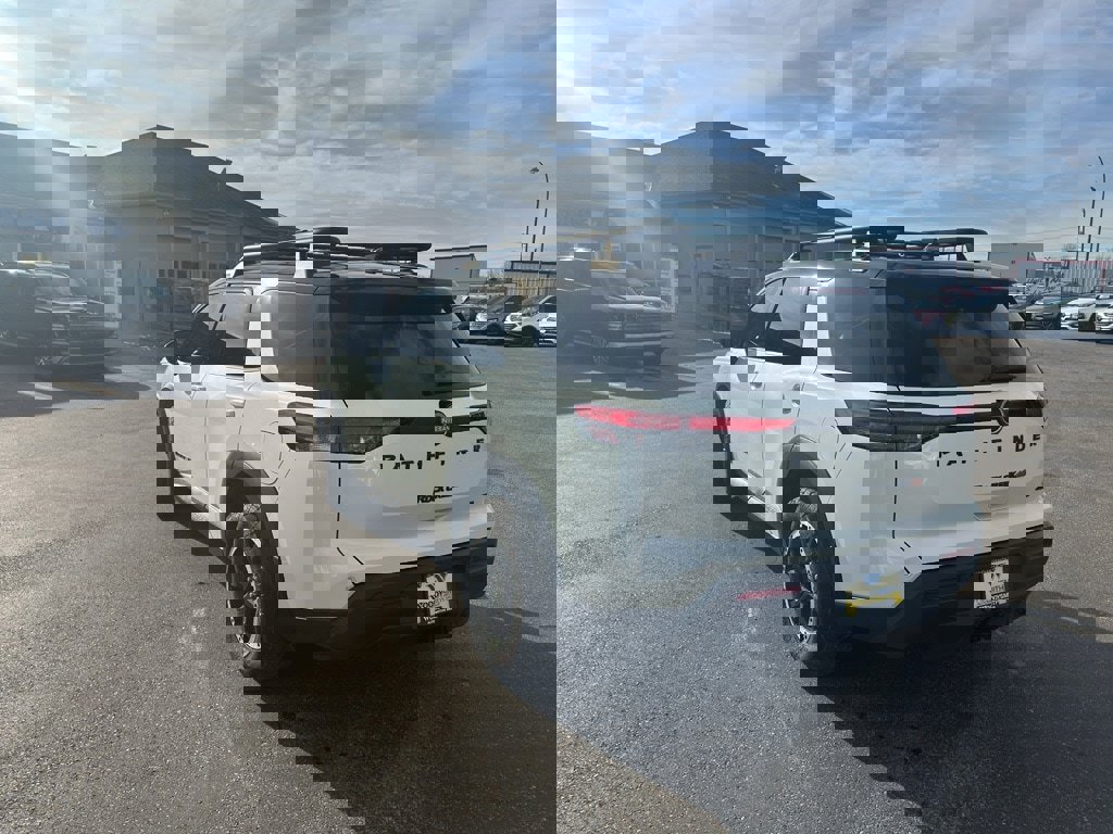 Used 2023 Nissan Pathfinder Rock Creek image 6