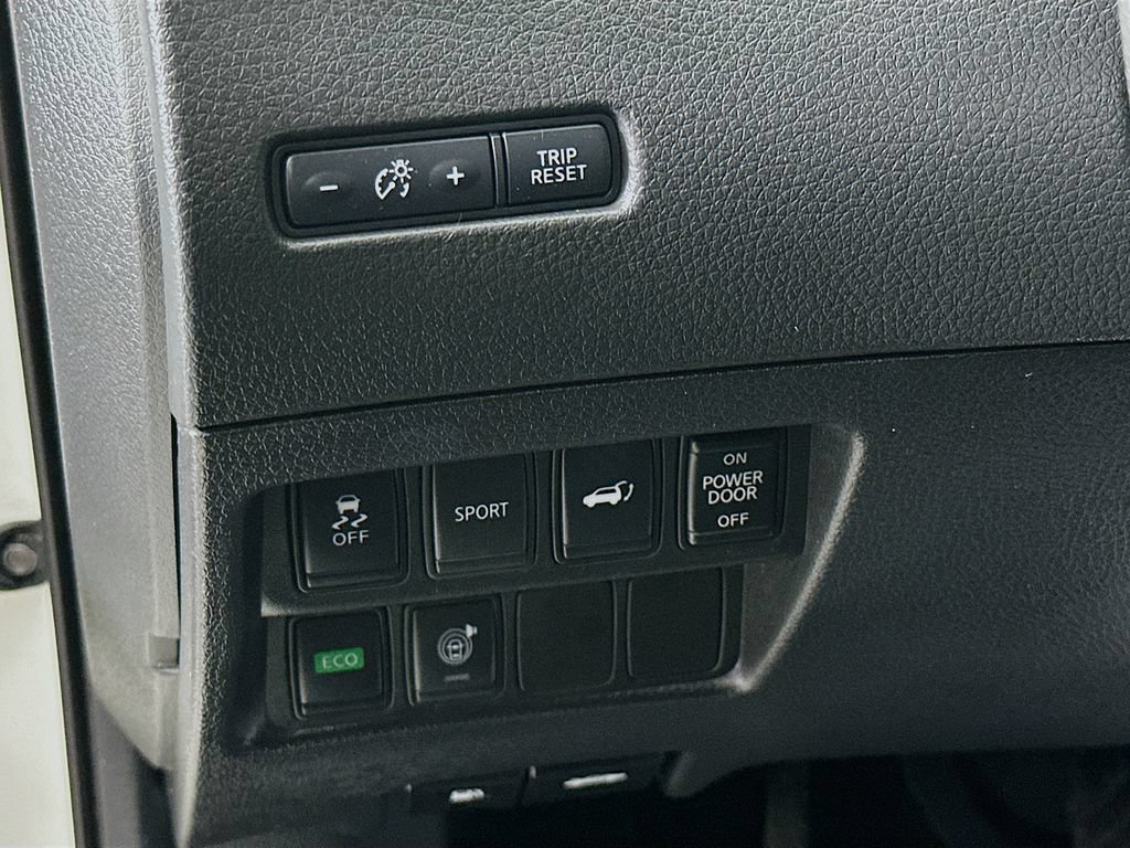 Used 2016 Nissan Rogue SV w/ SV Premium Package FWD image 15
