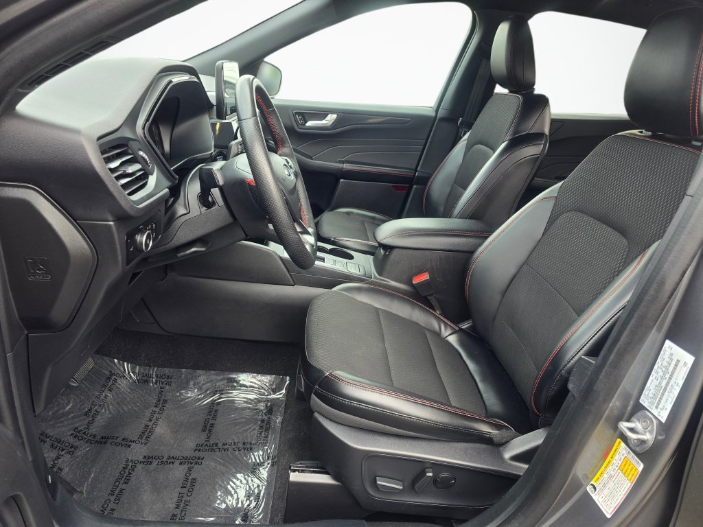Used 2025 Ford Escape ST-Line Select AWD/4WD image 12