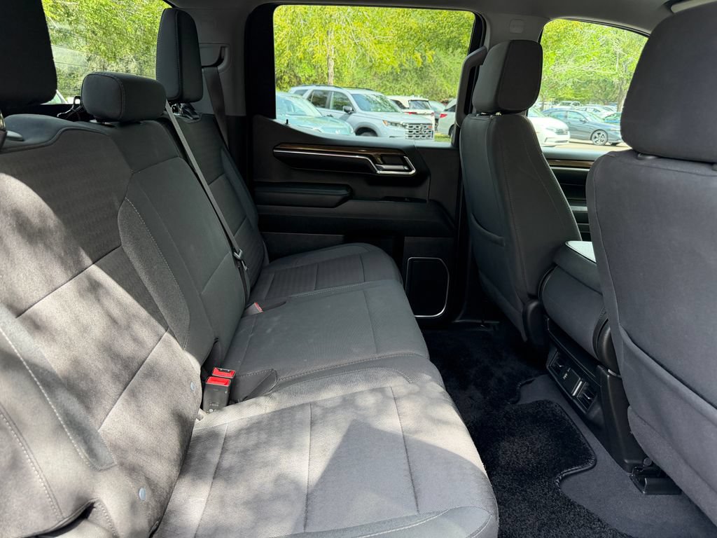 Used 2023 Chevrolet Silverado 1500 LT w/ Protection Package AWD/4WD image 7