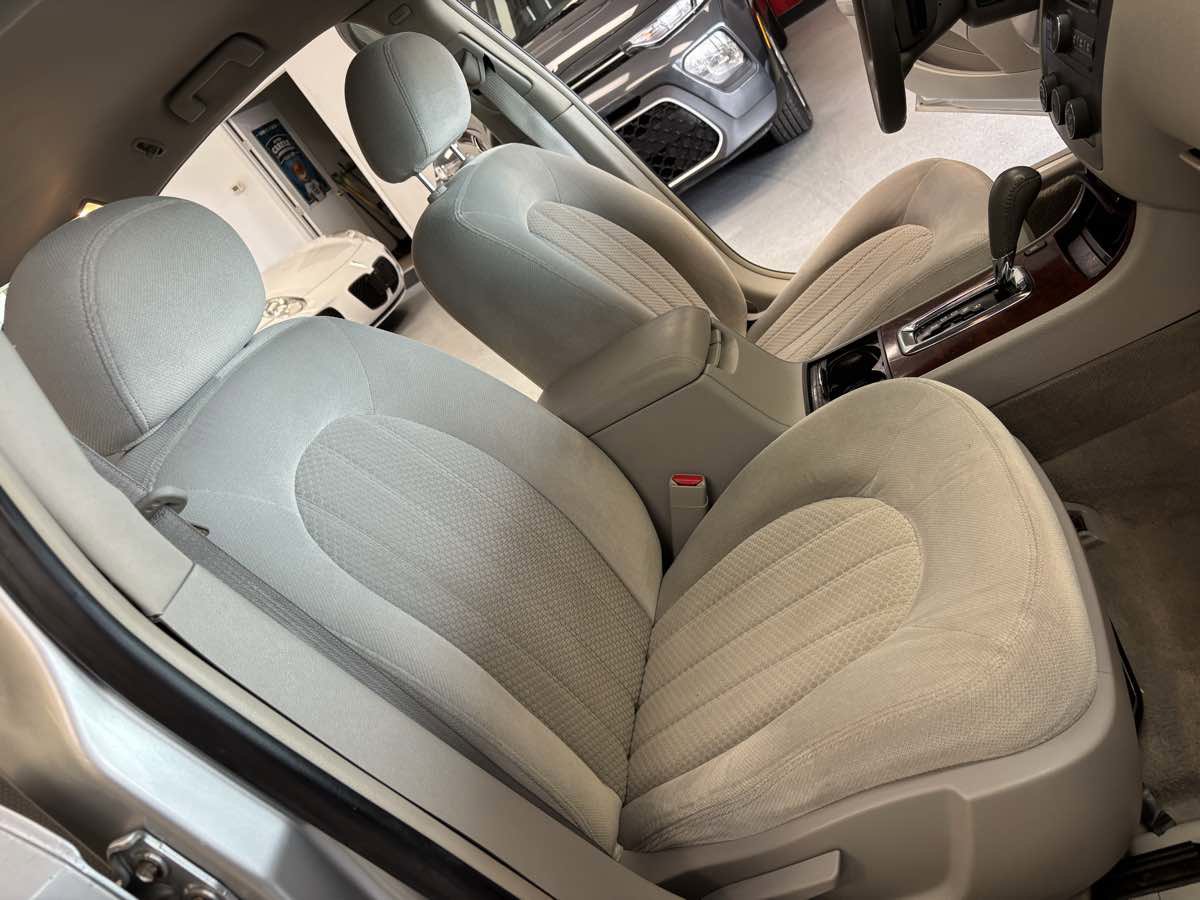 Used 2007 Buick Lucerne CX FWD image 21