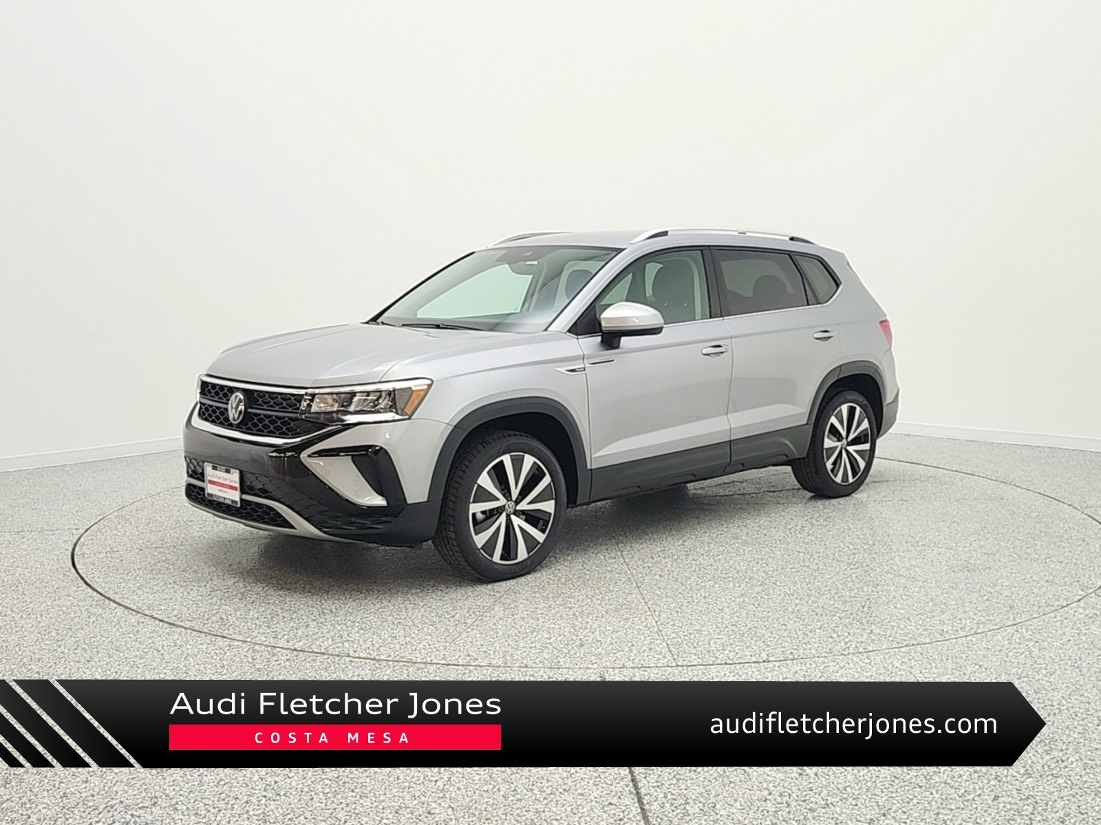 Used 2024 Volkswagen Taos SE FWD image 1