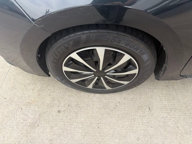 Used 2015 Toyota Corolla LE FWD image 27