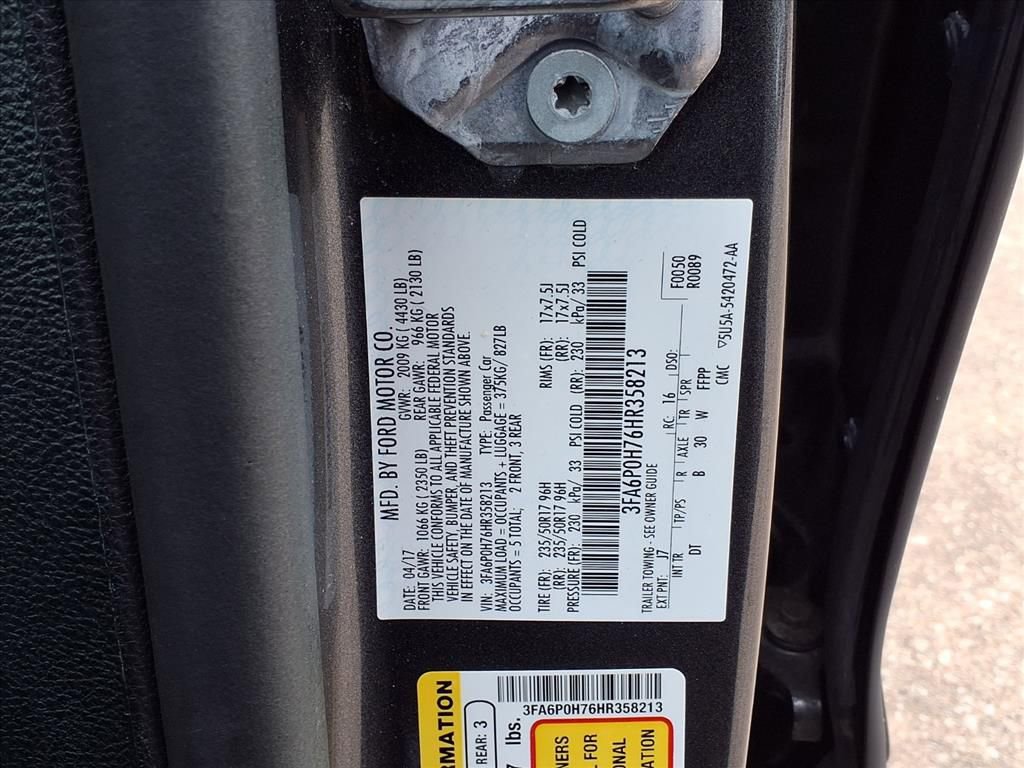 Used 2017 Ford Fusion SE image 30