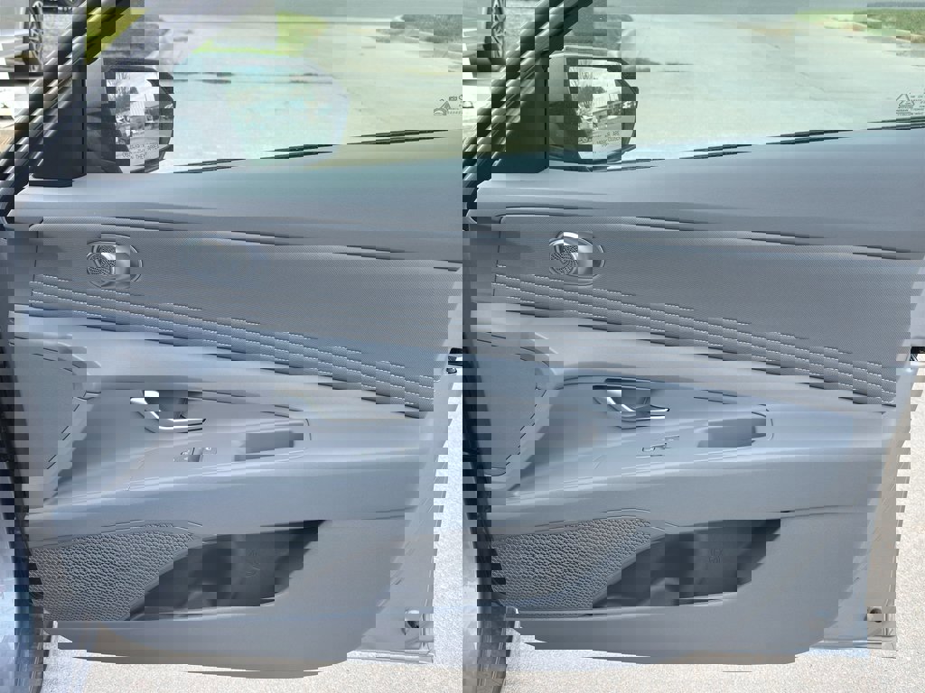 New 2025 Hyundai Elantra SEL image 31