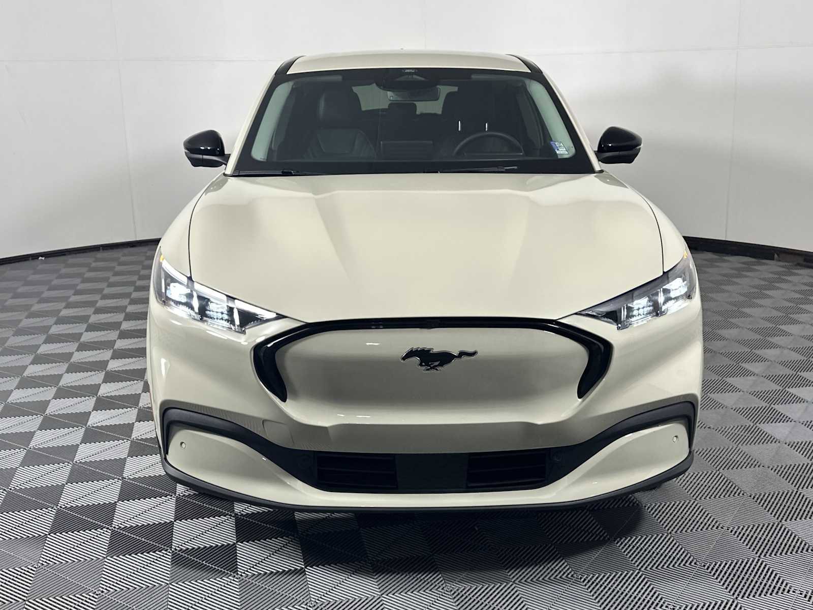 Used 2025 Ford Mustang Mach-E Premium AWD/4WD image 2