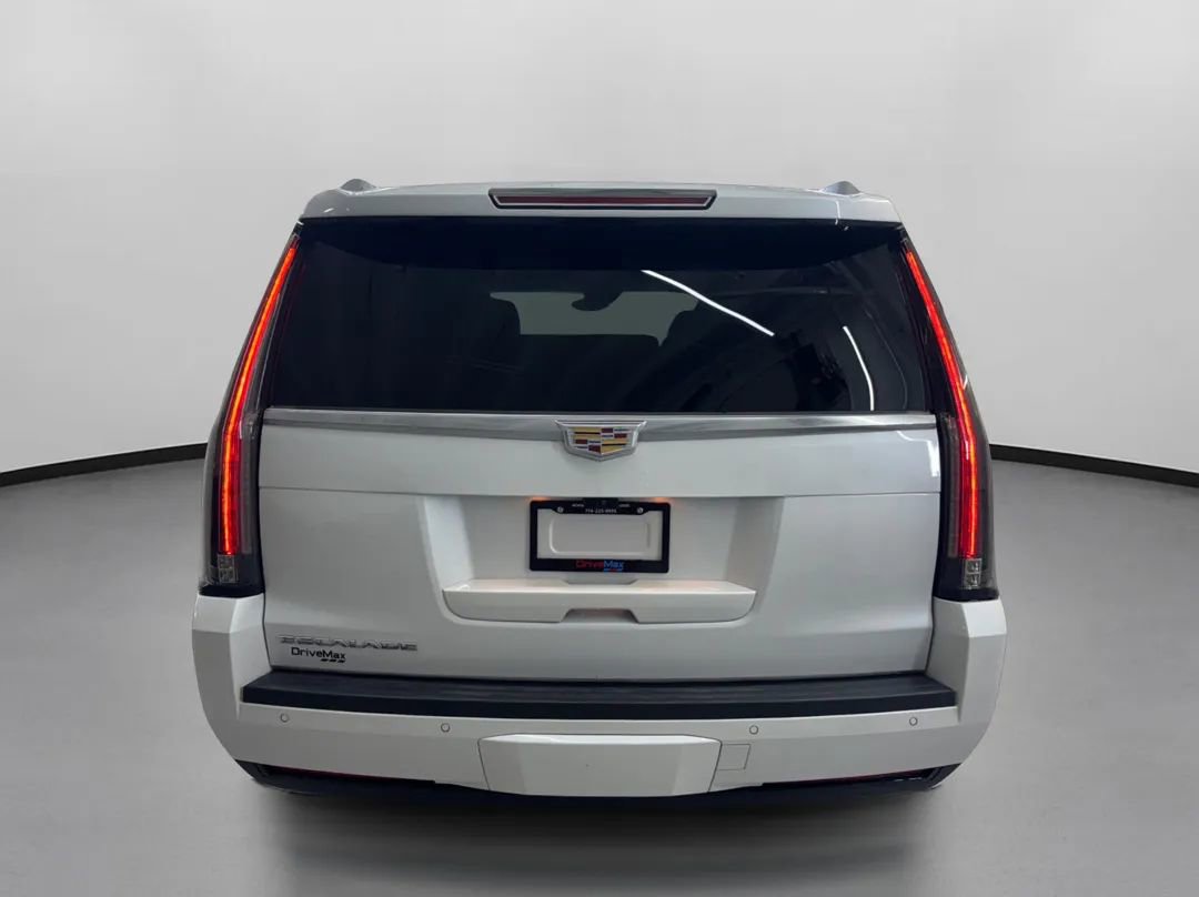 Used 2020 Cadillac Escalade Luxury image 8