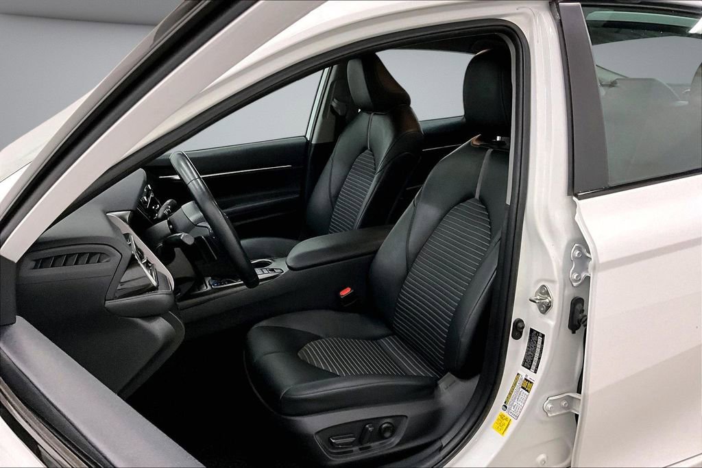 Used 2022 Toyota Camry SE w/ Convenience Package FWD image 21