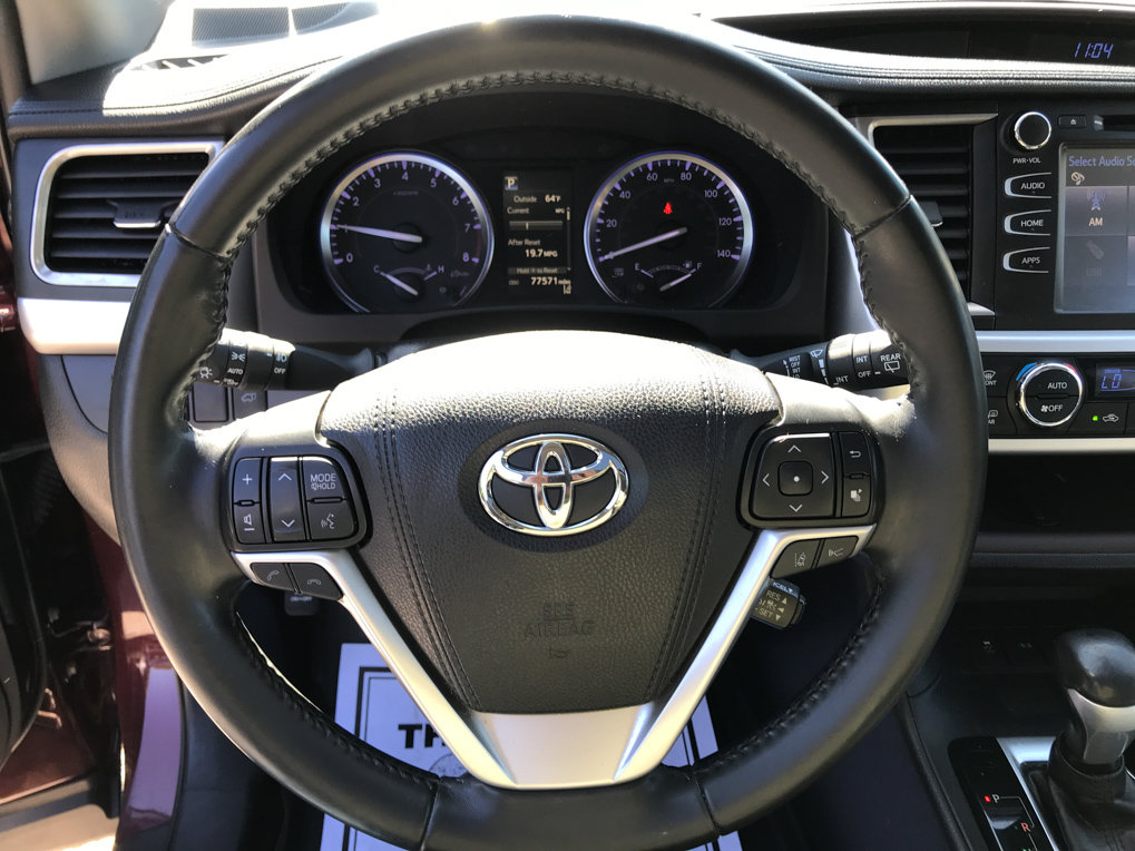 Used 2019 Toyota Highlander XLE AWD/4WD image 15
