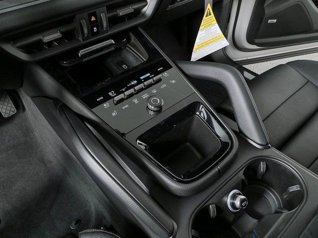 New 2026 Porsche Cayenne image 17