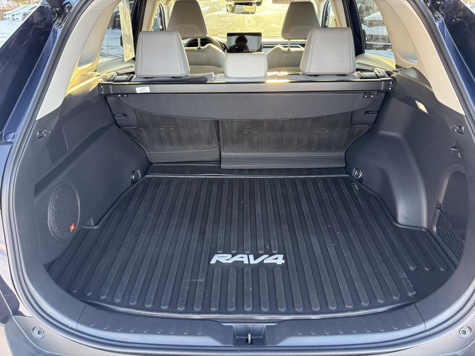 Used 2024 Toyota RAV4 Limited image 30