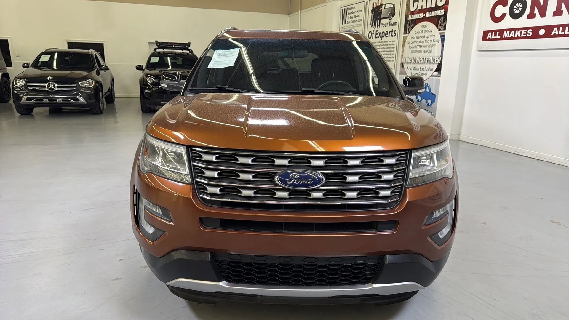 Used 2017 Ford Explorer XLT FWD image 9