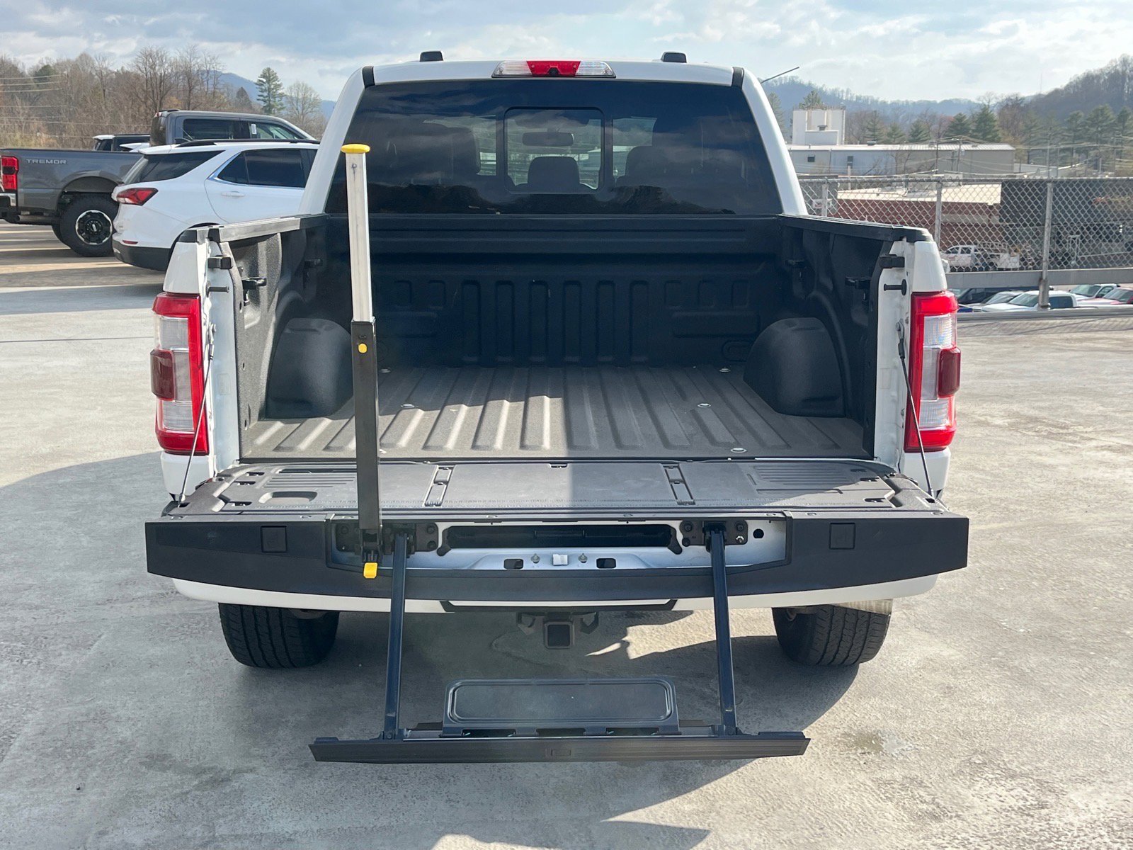 Certified 2023 Ford F150 Lariat w/ Equipment Group 502A High image 4