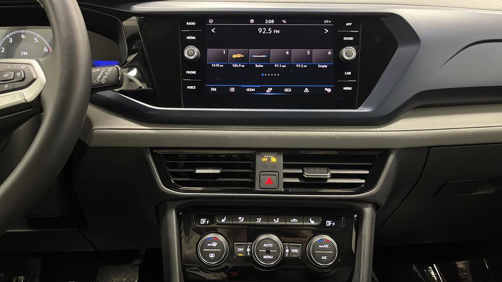 Used 2024 Volkswagen Taos SE image 12