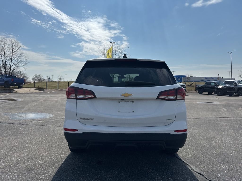 Used 2022 Chevrolet Equinox LS w/ LS Convenience Package image 4