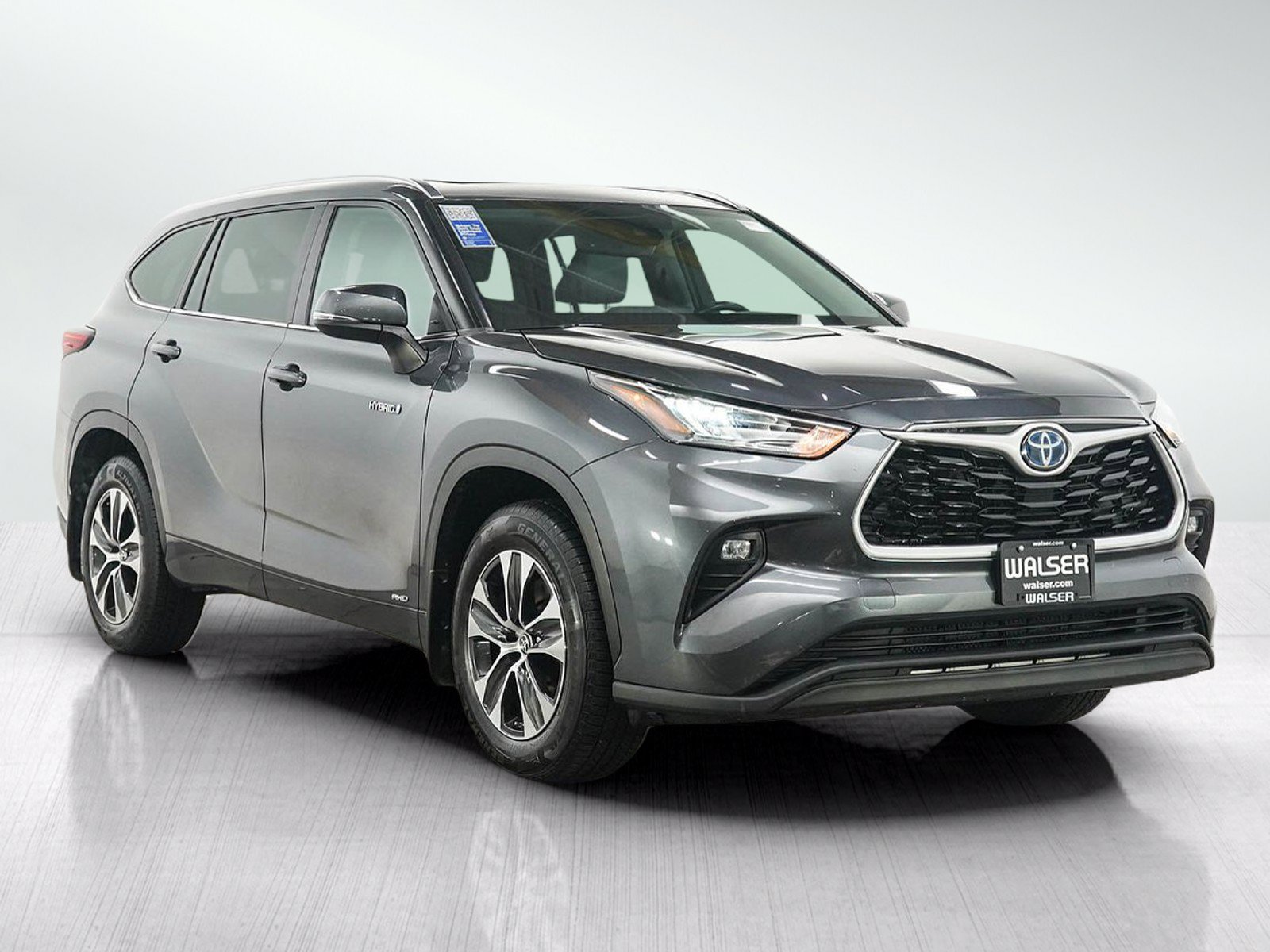 Used 2020 Toyota Highlander XLE AWD/4WD image 7