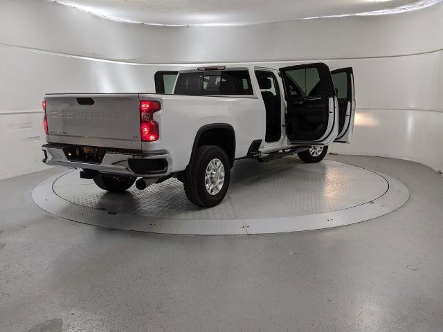 Used 2024 Chevrolet Silverado 3500 LT w/ Convenience Package image 9