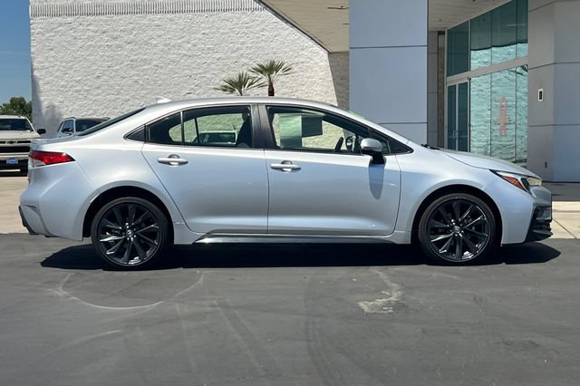 Used 2024 Toyota Corolla SE FWD image 3