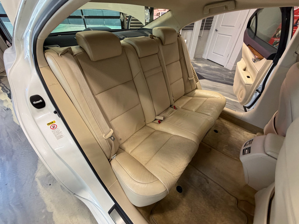 Used 2013 Lexus ES 300h w/ Luxury Pkg FWD image 5