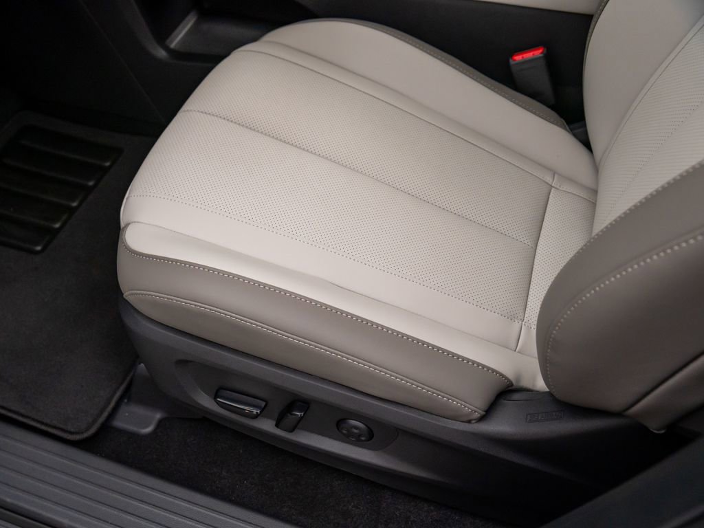 New 2026 INFINITI QX60 Luxe w/ Cargo Package image 16