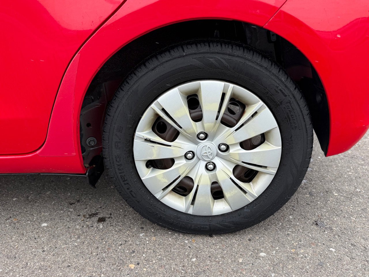 Used 2013 Toyota Yaris LE image 51