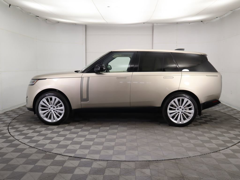 New 2025 Land Rover Range Rover SE image 8
