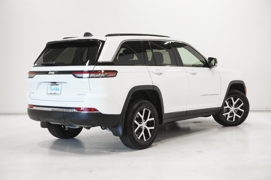 Used 2025 Jeep Grand Cherokee Limited w/ MOPAR Finishing Package AWD/4WD image 30