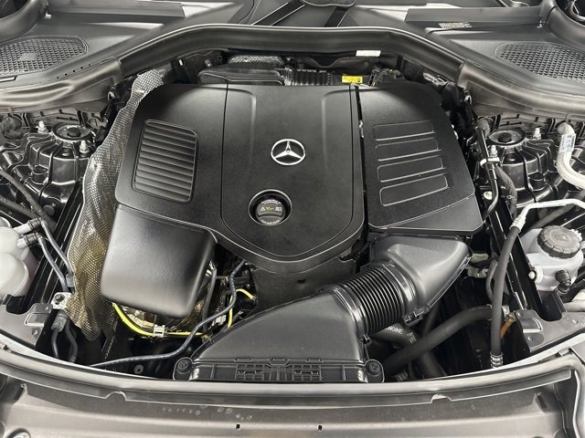 Used 2025 Mercedes-Benz GLC 350e 4MATIC image 10