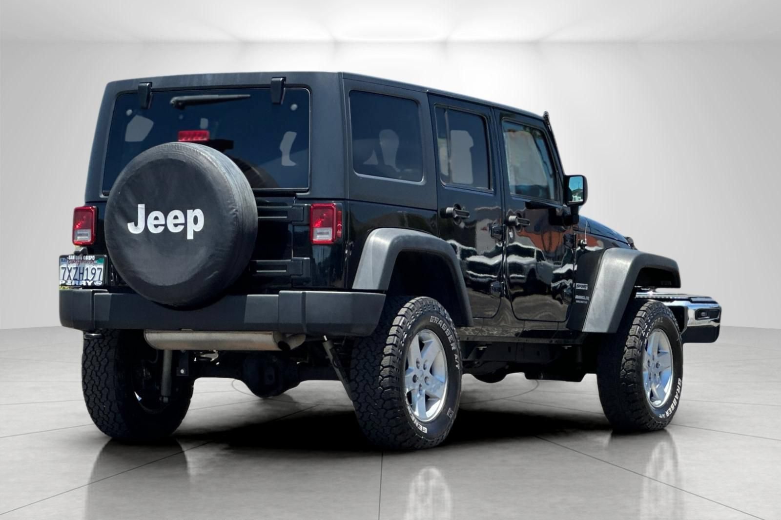 Used 2017 Jeep Wrangler Unlimited Sport w/ Quick Order Package 24S AWD/4WD image 3