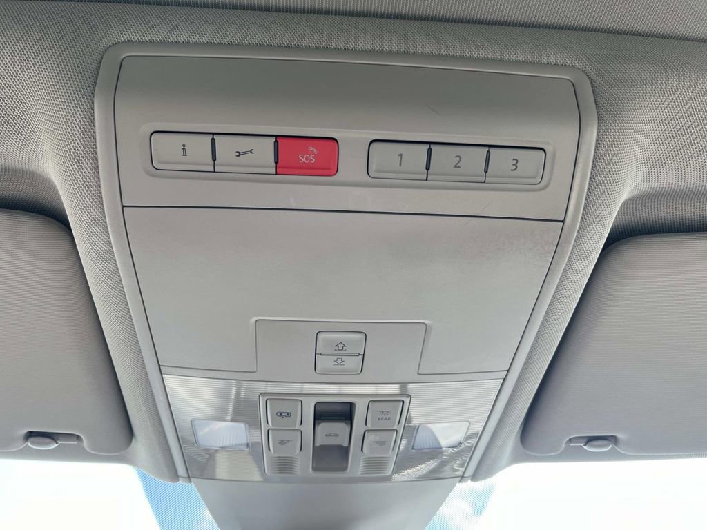Used 2019 Volkswagen Atlas SEL AWD/4WD image 38
