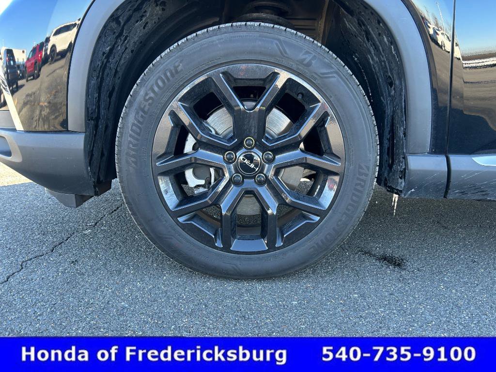 Certified 2025 Honda Pilot Touring image 12