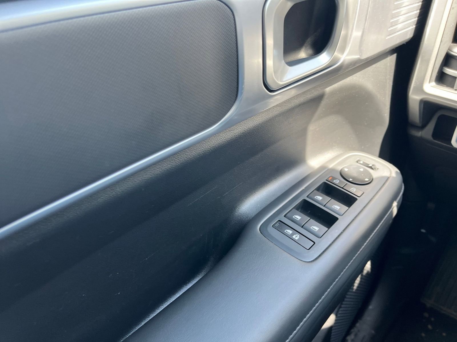 Used 2025 Hyundai Santa Fe SEL image 18