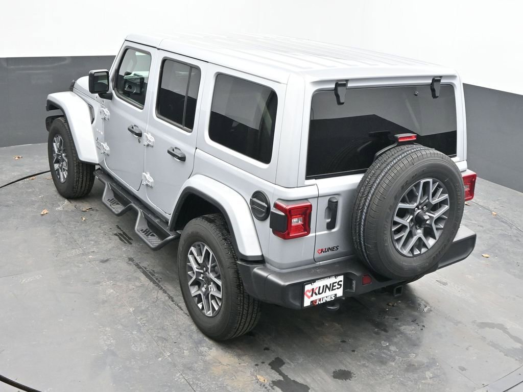 Used 2024 Jeep Wrangler Sahara image 31