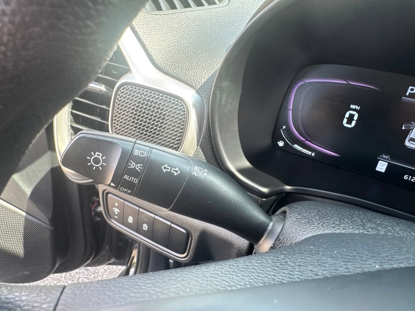 Used 2023 Kia Soul LX w/ Option Group 015 FWD image 21