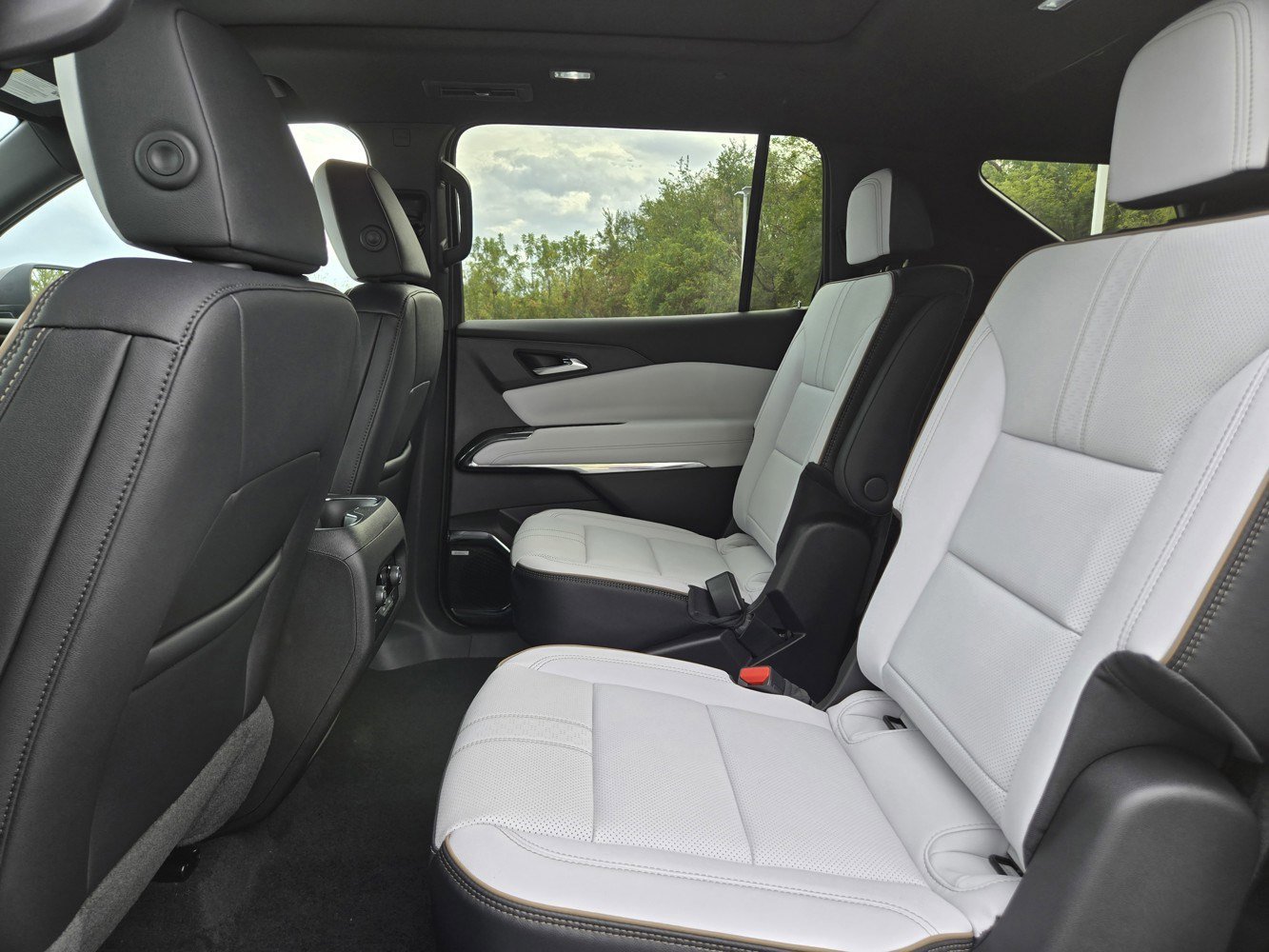 New 2026 Chevrolet Traverse High Country image 17