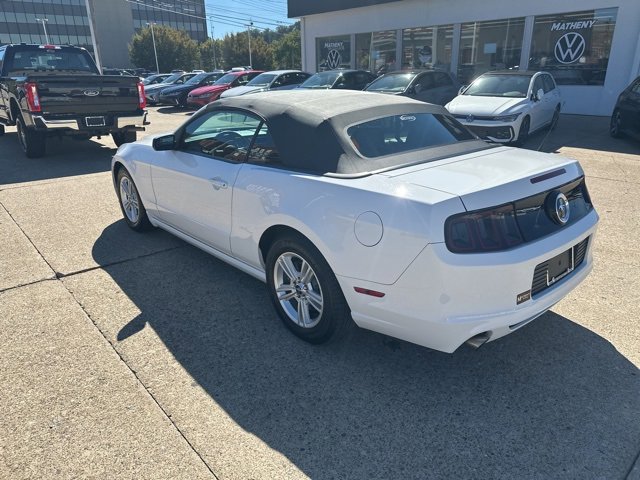 Used 2014 Ford Mustang Convertible image 3