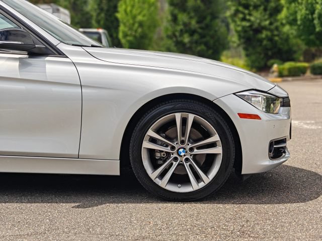 Used 2013 BMW 328i xDrive Sedan AWD/4WD image 13