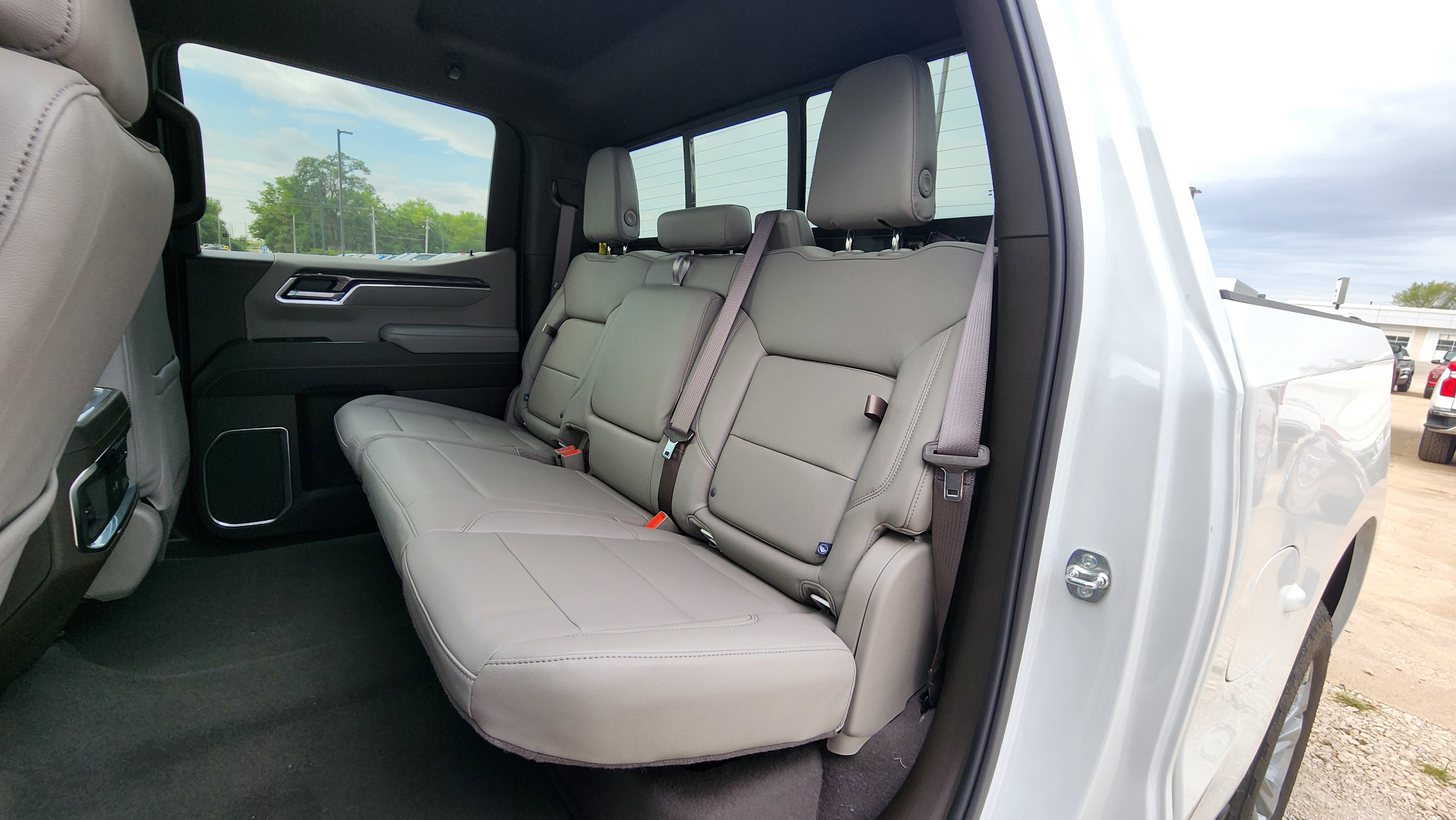 New 2026 Chevrolet Silverado 1500 LTZ w/ Z71 Off-Road Package image 16