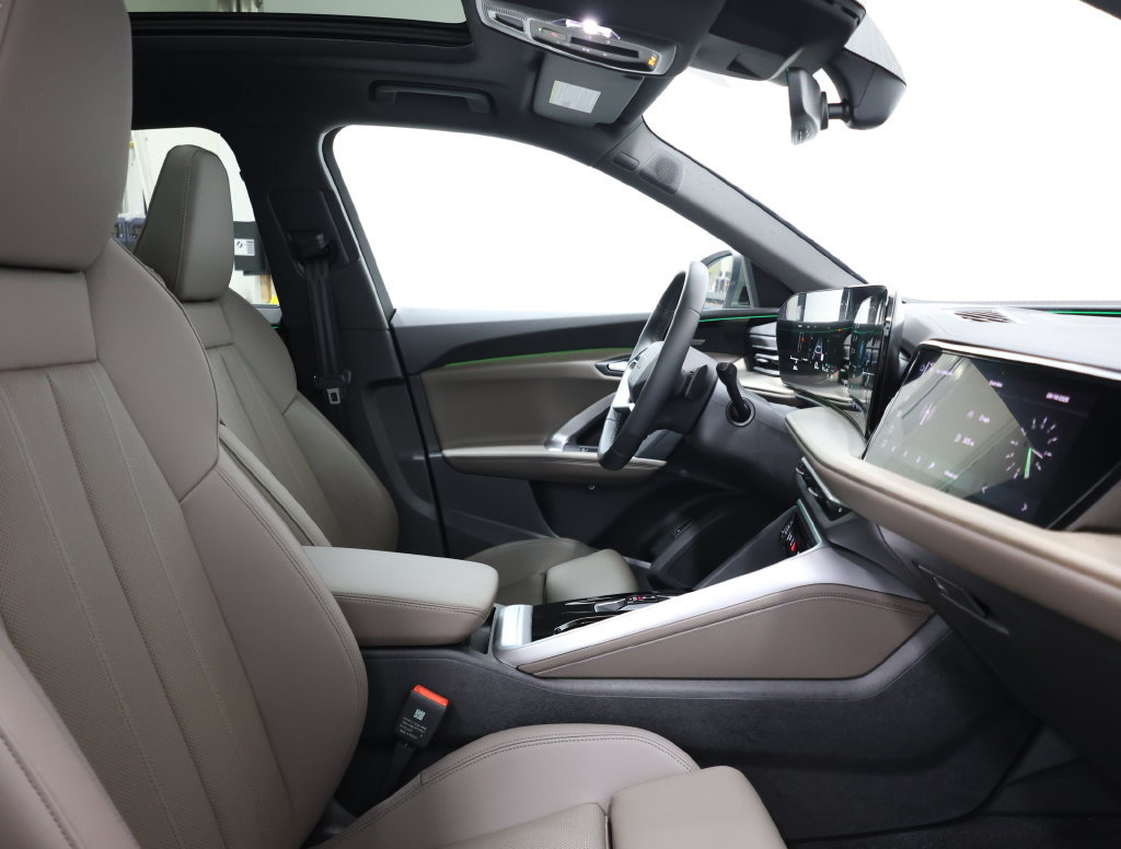 Used 2025 Audi Q5 Prestige AWD/4WD image 21