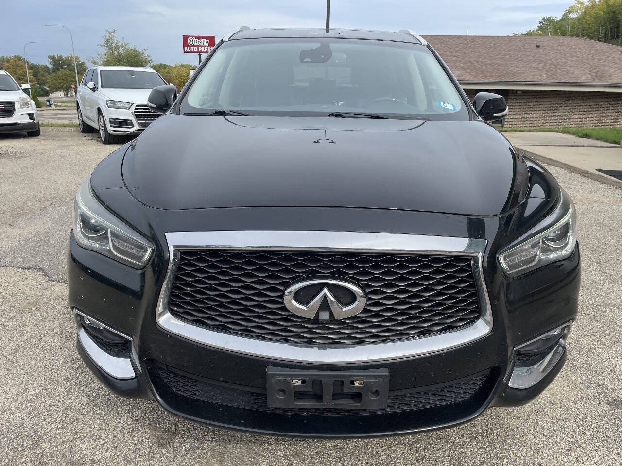Used 2019 INFINITI QX60 Luxe w/ Essential Package AWD/4WD image 3